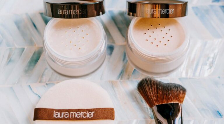 Laura Mercier Translucent Setting Powder: Review A Pearly, Radiant Finish